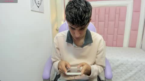 FER PHOENIX online show from April 12, 2026, 3:00 am