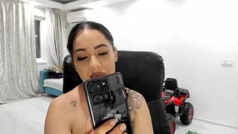 Snapshot of fetishcatalea chatting on June 18, 2026, 6:45 pm Catalea DM online show from June 18, 2026, 6:45 pm