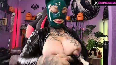 kinky Megan Draven online show from October 13, 2025, 4:07 pm
