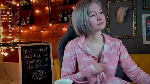 Rey online show from March 27, 2026, 11:21 am