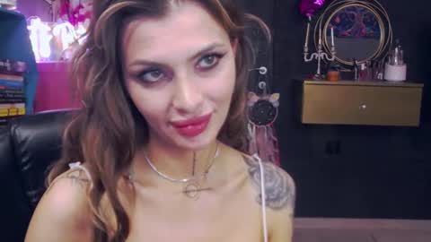 Sarah online show from March 11, 2025, 10:42 pm