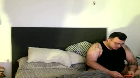 Snapshot of fevyforeverbear chatting on November 25, 2025, 9:37 pm fevyforeverbear online show from November 25, 2025, 9:37 pm