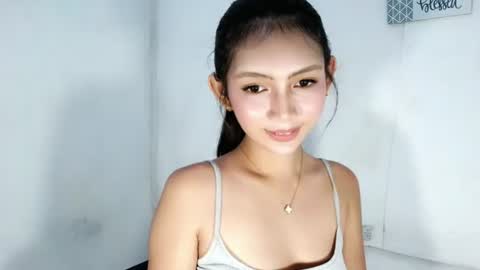 feyaaa online show from March 22, 2026, 3:32 am