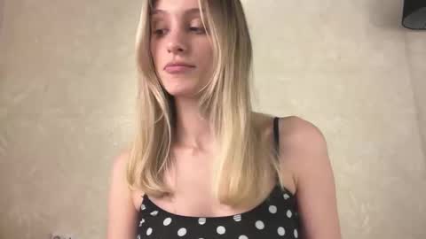 Lisa online show from January 12, 2026, 1:49 pm