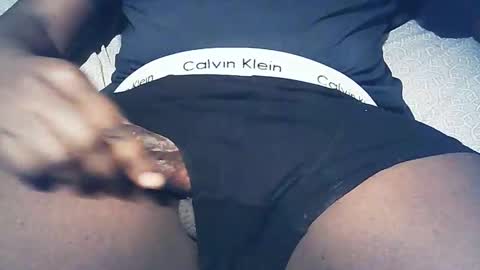 Snapshot of ffllvv chatting on November 27, 2025, 1:35 pm bbbbCock online show from November 27, 2025, 1:35 pm