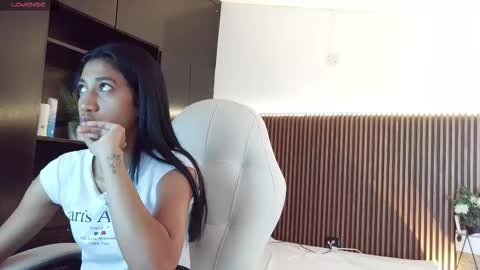 Freyja  online show from February 16, 2026, 5:20 pm