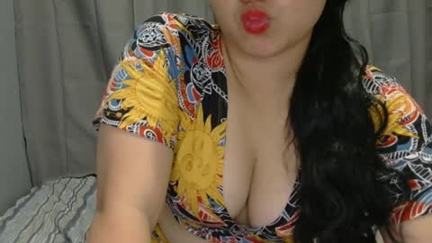 Snapshot of fhwilloughbyxx chatting on April 7, 2026, 6:36 am fhwilloughbyxx online show from April 7, 2026, 6:36 am