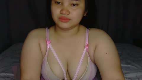 Snapshot of fhwilloughbyxx chatting on April 13, 2026, 6:13 pm fhwilloughbyxx online show from April 13, 2026, 6:13 pm