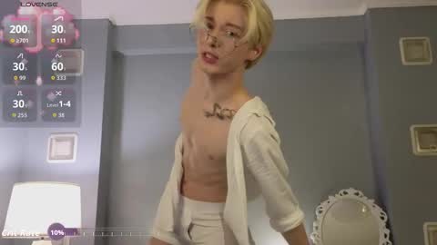 Thomas online show from October 8, 2025, 7:44 pm