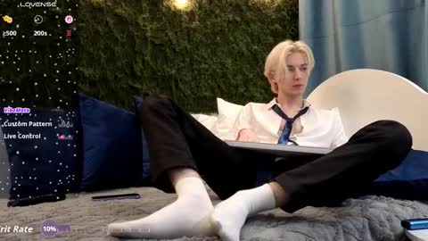 Thomas online show from November 30, 2025, 7:51 pm