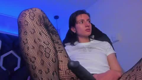   online show from March 4, 2025, 2:53 pm