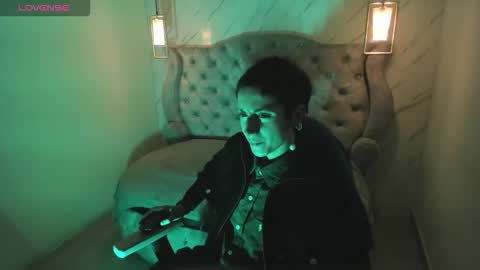   online show from February 20, 2026, 7:25 pm