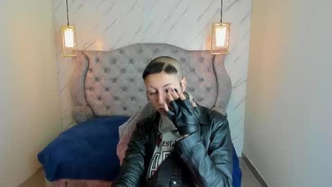 Snapshot of fieramadame chatting on May 21, 2026, 12:23 pm online show from May 21, 2026, 12:23 pm