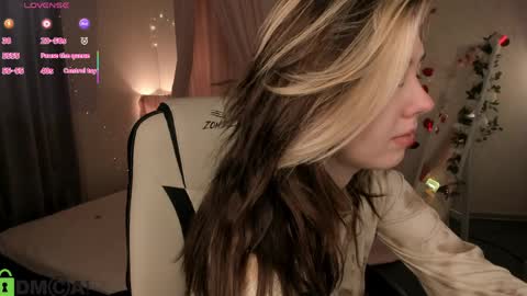 Filla online show from March 26, 2026, 3:12 am