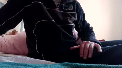 fifi010203 online show from February 16, 2025, 8:21 am