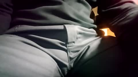 fifi010203 online show from October 28, 2025, 9:39 pm