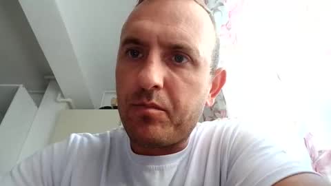 Snapshot of figonik chatting on September 19, 2025, 4:58 am Nick online show from September 19, 2025, 4:58 am