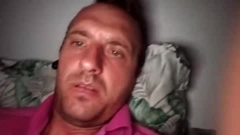 Snapshot of figonik chatting on October 5, 2025, 7:34 pm Nick online show from October 5, 2025, 7:34 pm