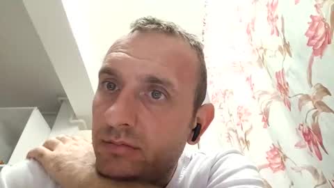 Snapshot of figonik chatting on October 24, 2025, 5:04 am Nick online show from October 24, 2025, 5:04 am