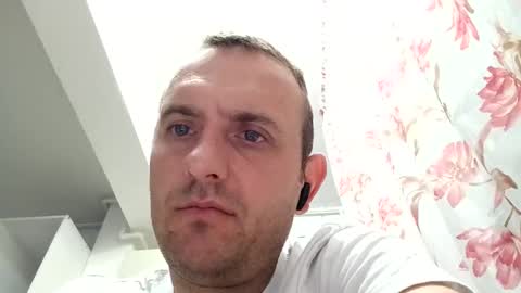 Snapshot of figonik chatting on October 30, 2025, 5:31 am Nick online show from October 30, 2025, 5:31 am