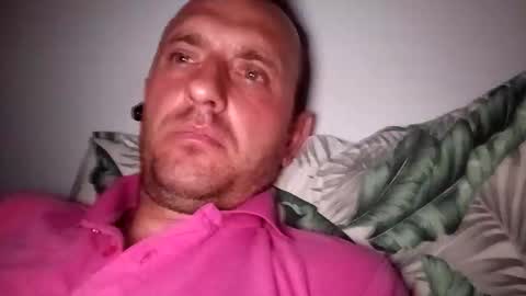 Snapshot of figonik chatting on November 2, 2025, 8:22 pm Nick online show from November 2, 2025, 8:22 pm