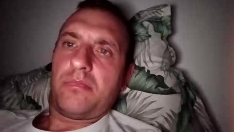 Snapshot of figonik chatting on November 8, 2025, 8:40 pm Nick online show from November 8, 2025, 8:40 pm