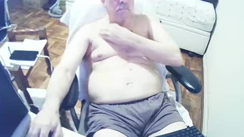 Snapshot of filhober chatting on February 7, 2025, 2:40 am filhober online show from February 7, 2025, 2:40 am