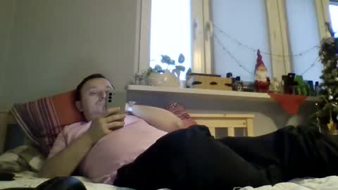 filipek757 online show from January 8, 2025, 2:14 pm