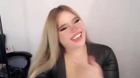 Snapshot of filipina_slutty69xxx chatting on September 14, 2025, 1:49 am Angela DONT FORGET TO FOLLOW AND GIVE ME APPRECIATION online show from September 14, 2025, 1:49 am