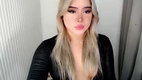 Snapshot of filipina_slutty69xxx chatting on November 11, 2025, 4:23 am Angela DONT FORGET TO FOLLOW AND GIVE ME APPRECIATION online show from November 11, 2025, 4:23 am