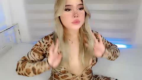 Snapshot of filipina_slutty69xxx chatting on November 15, 2025, 3:37 am Angela DONT FORGET TO FOLLOW AND GIVE ME APPRECIATION online show from November 15, 2025, 3:37 am