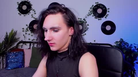 Honey Ill be waiting for you Tue Wed Thu Fri Sat Sun 10am-5pm online show from January 22, 2025, 4:23 pm