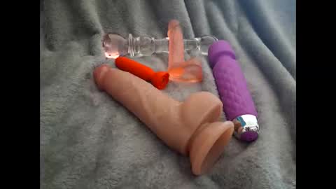 Tiffany Tay online show from October 4, 2025, 4:54 am