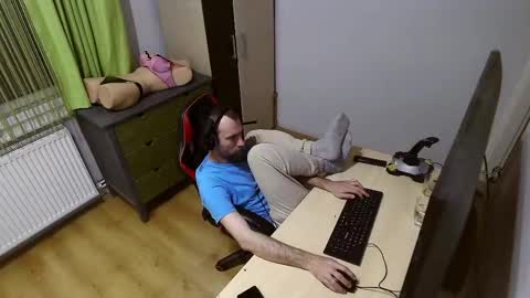 Jane and Findo online show from March 9, 2025, 12:42 am