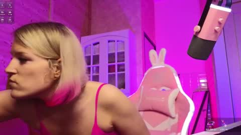Lady online show from May 7, 2026, 5:18 pm