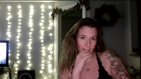 Snapshot of findomgoddessnatalia chatting on December 16, 2025, 10:59 pm Goddess Natalia Findom online show from December 16, 2025, 10:59 pm