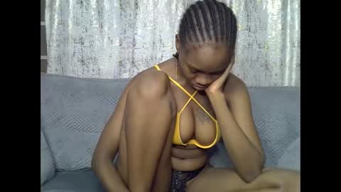 Snapshot of fine_queen12 chatting on May 25, 2026, 11:16 am fine_queen12 online show from May 25, 2026, 11:16 am