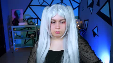 fiora online show from January 3, 2025, 11:25 am