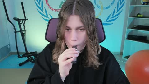 fiora online show from January 24, 2025, 9:06 am