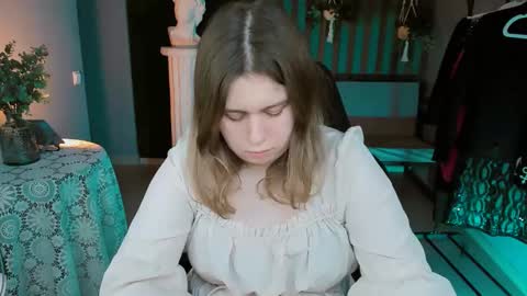 fiora online show from February 28, 2025, 12:42 pm