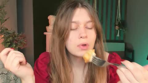 fiora online show from October 6, 2025, 6:22 am