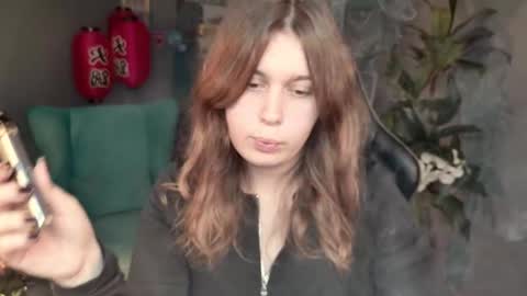 fiora online show from November 13, 2025, 1:21 pm