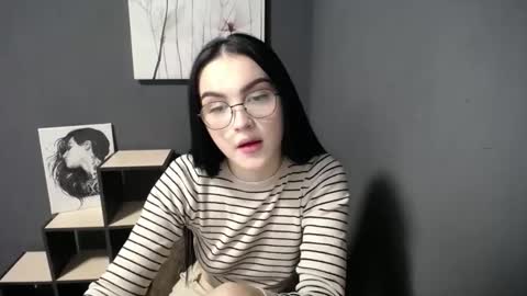Snapshot of fiore_valery chatting on November 14, 2025, 8:02 am fiore_valery online show from November 14, 2025, 8:02 am
