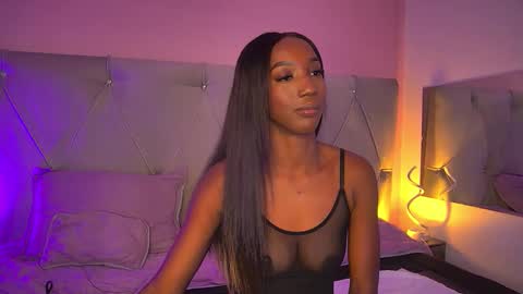 Fiorela Lenin  online show from March 26, 2026, 4:34 pm