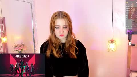 fiorellaricci_ online show from November 16, 2025, 2:11 pm