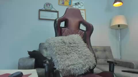 fire_boy69 online show from December 4, 2025, 1:53 pm