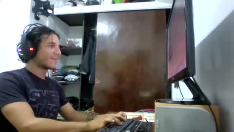 Snapshot of firefeelings chatting on December 15, 2024, 7:46 am Ricardo online show from December 15, 2024, 7:46 am