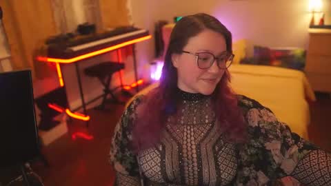 Snapshot of fireproofcuriousity chatting on December 18, 2025, 5:35 am Lio Roxy online show from December 18, 2025, 5:35 am