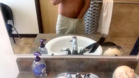 Snapshot of fitandhard3 chatting on May 27, 2026, 11:02 pm fitandhard3 online show from May 27, 2026, 11:02 pm