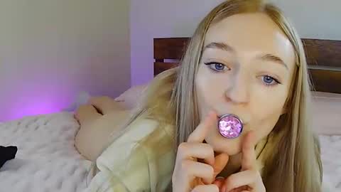 flowergirl online show from January 8, 2026, 7:05 pm